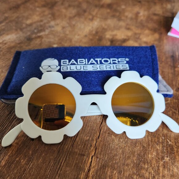 Babiators Blue Series Sunglasses - Picture 3 of 3